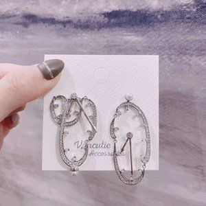 Fashionable Uneven Clock Earrings